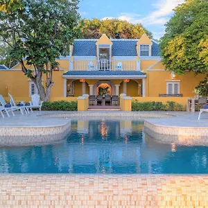  Villa Sirena Bay Estate